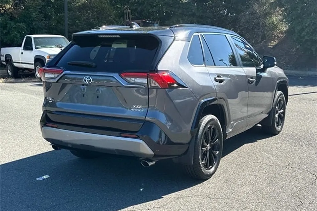 2024 Toyota RAV4 Hybrid XSE photo 1