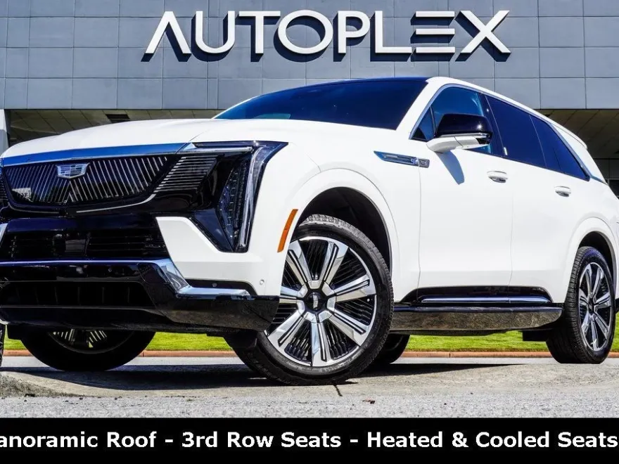 2025 Cadillac Escalade IQ Luxury photo 1