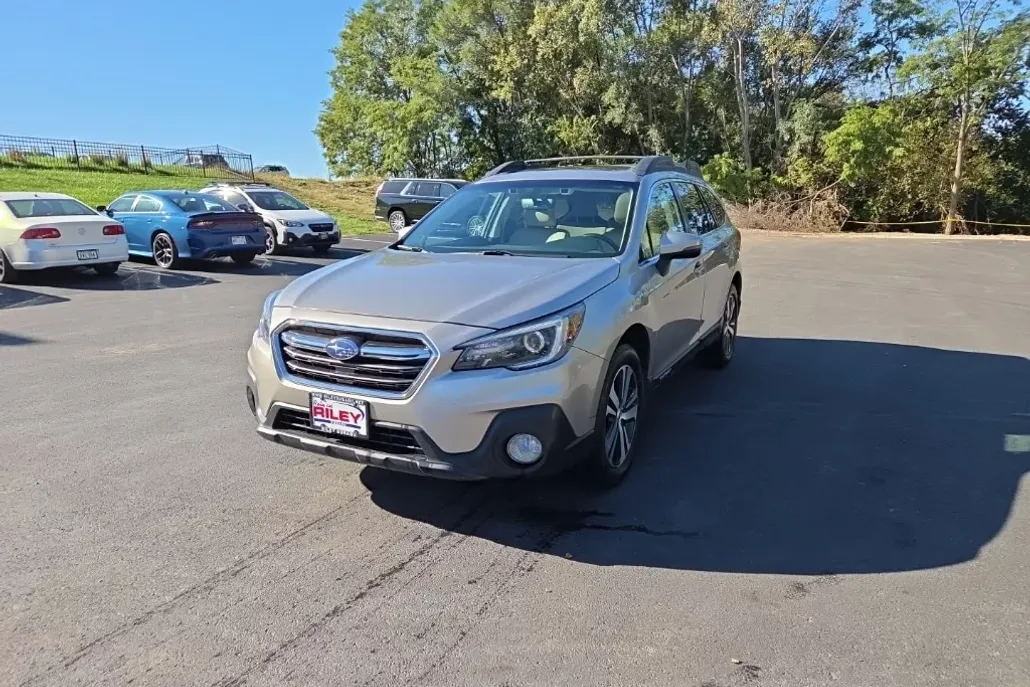 2019 Subaru Outback 2.5i Limited photo 1