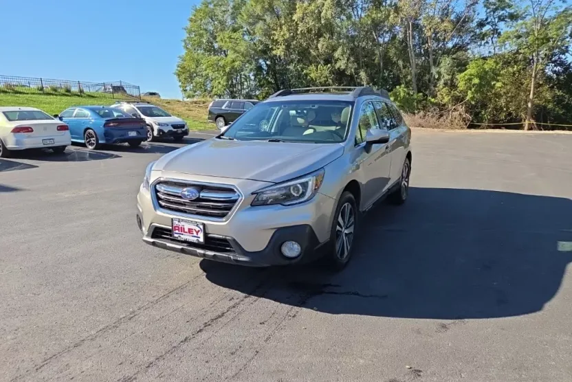 2019 Subaru Outback 2.5i Limited photo 1