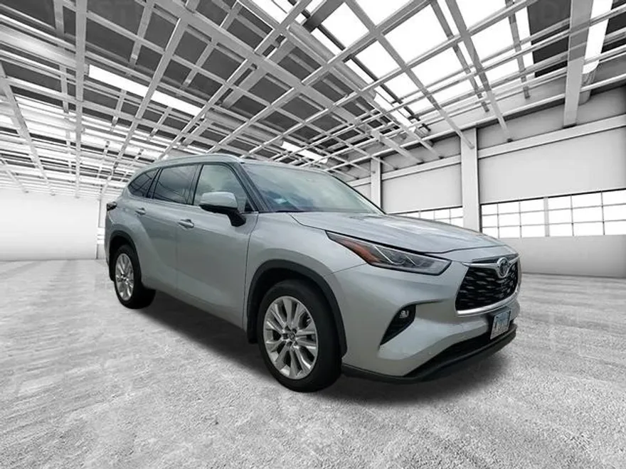 2024 Toyota Highlander Limited photo 1