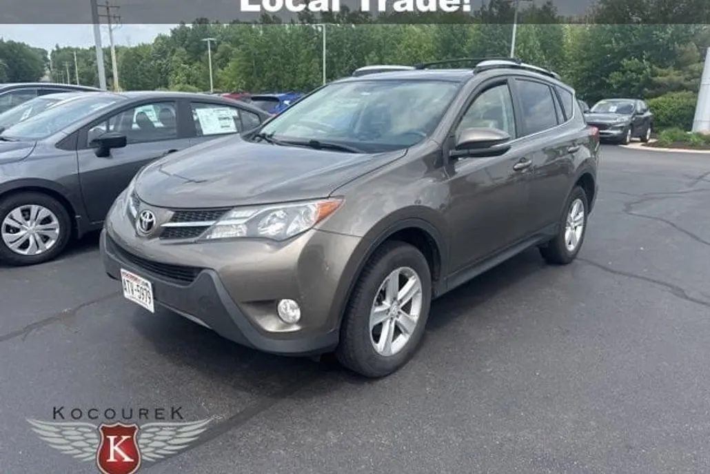 2014 Toyota RAV4 XLE photo 1