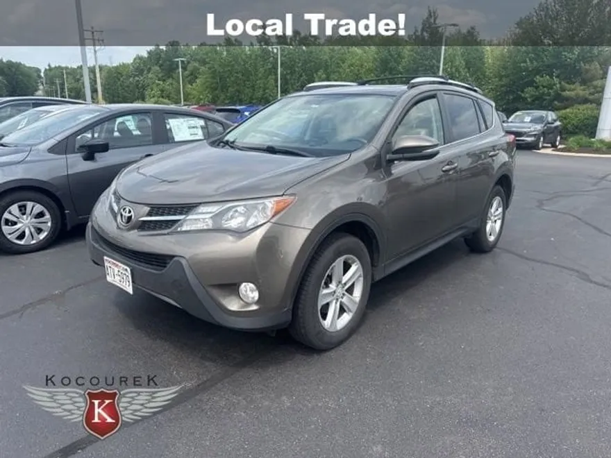 2014 Toyota RAV4 XLE photo 1