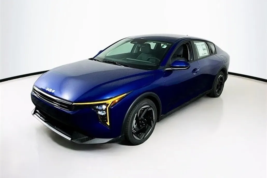 2025 Kia K4 EX photo 1
