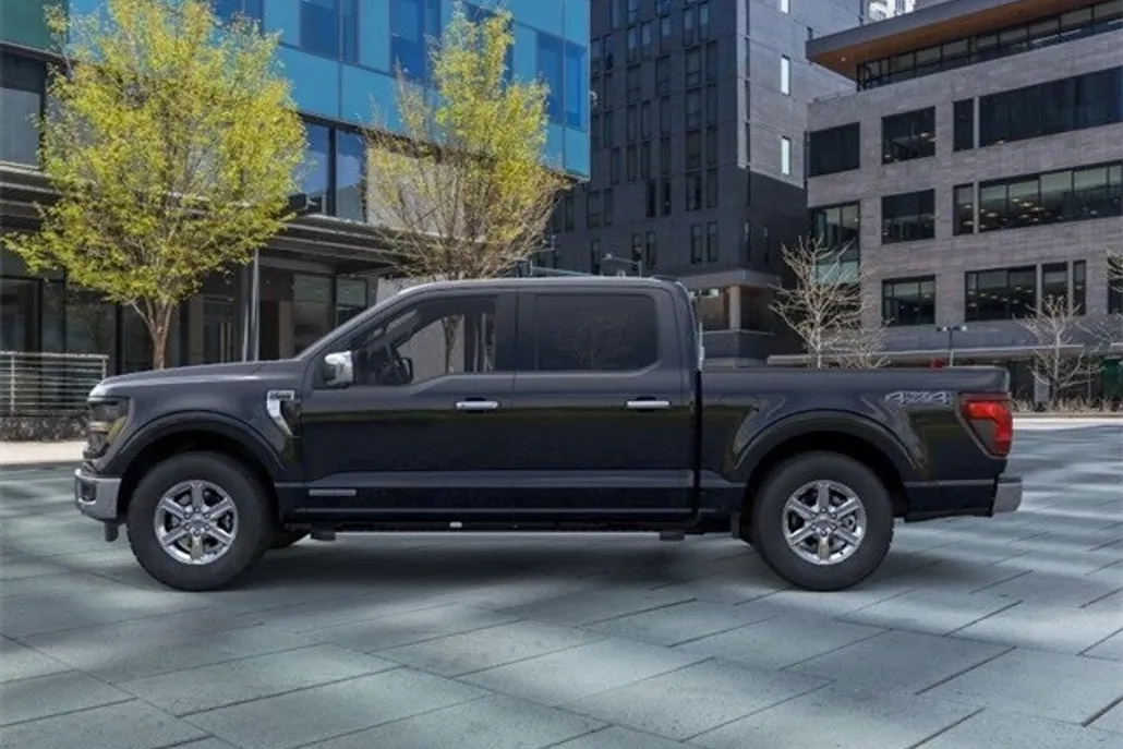 2025 Ford F-150 XLT photo 1