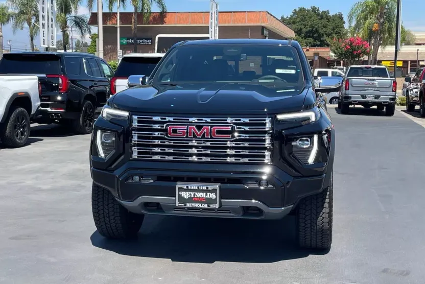 2025 Gmc Canyon Denali photo 1