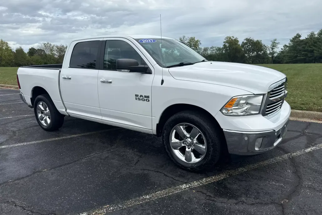 2017 Ram 1500 SLT photo 1