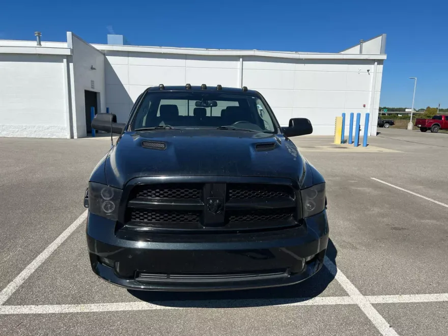 2010 Dodge Ram Laramie photo 1