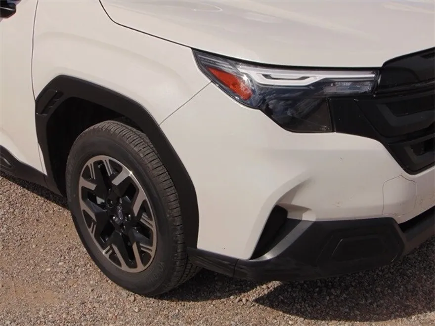 2025 Subaru Forester Base photo 1