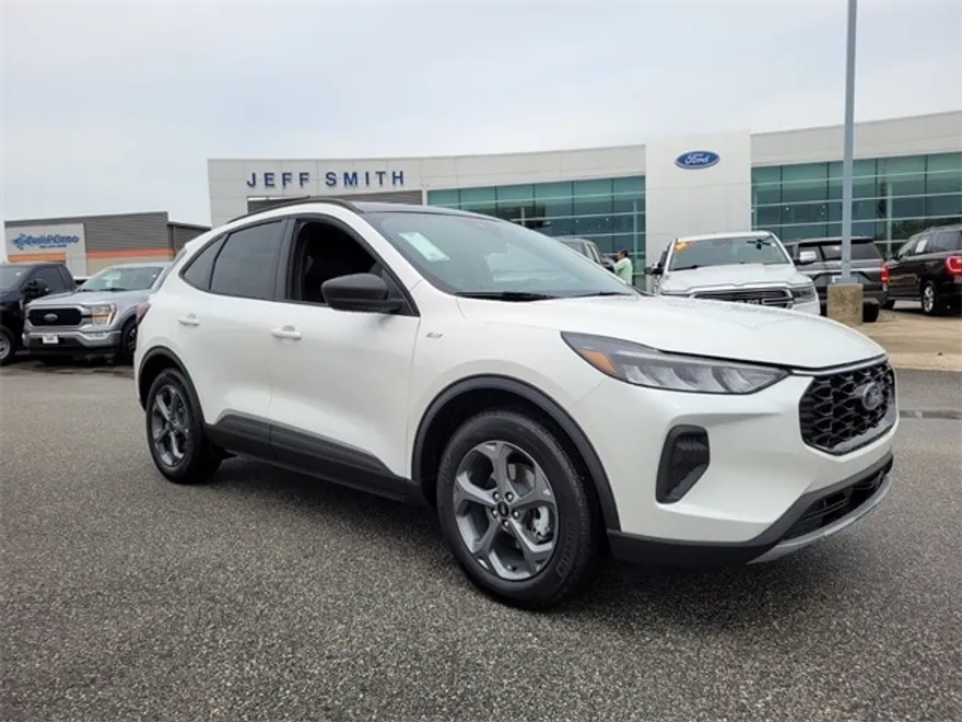 2025 Ford Escape ST-Line photo 1