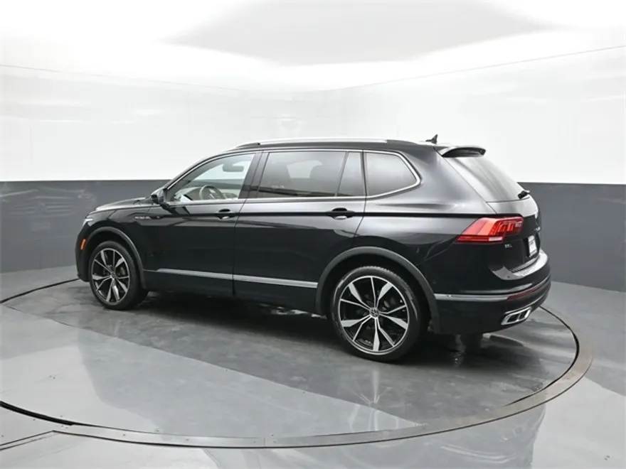 2022 Volkswagen Tiguan SEL Premium R-Line photo 1