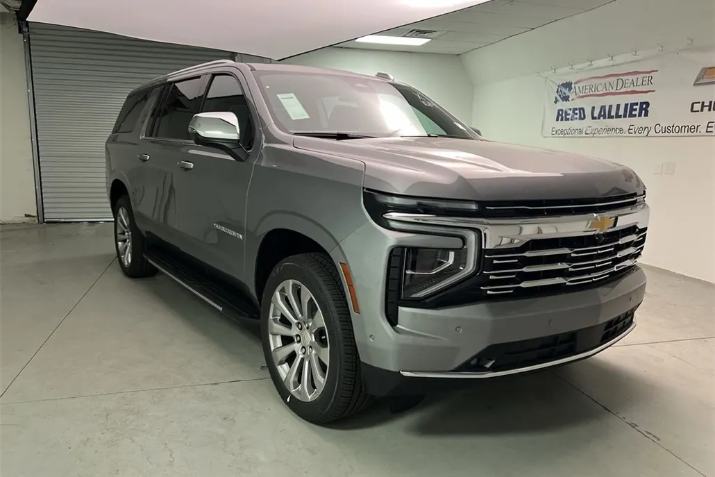 2026 Chevrolet Suburban Premier photo 1