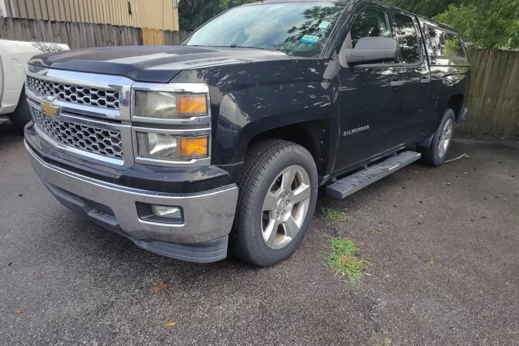 2014 Chevrolet Silverado LT photo 1
