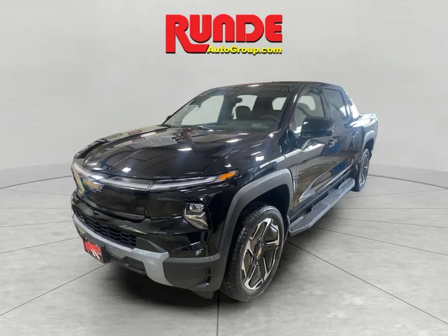 2026 Chevrolet Silverado EV LT photo 1