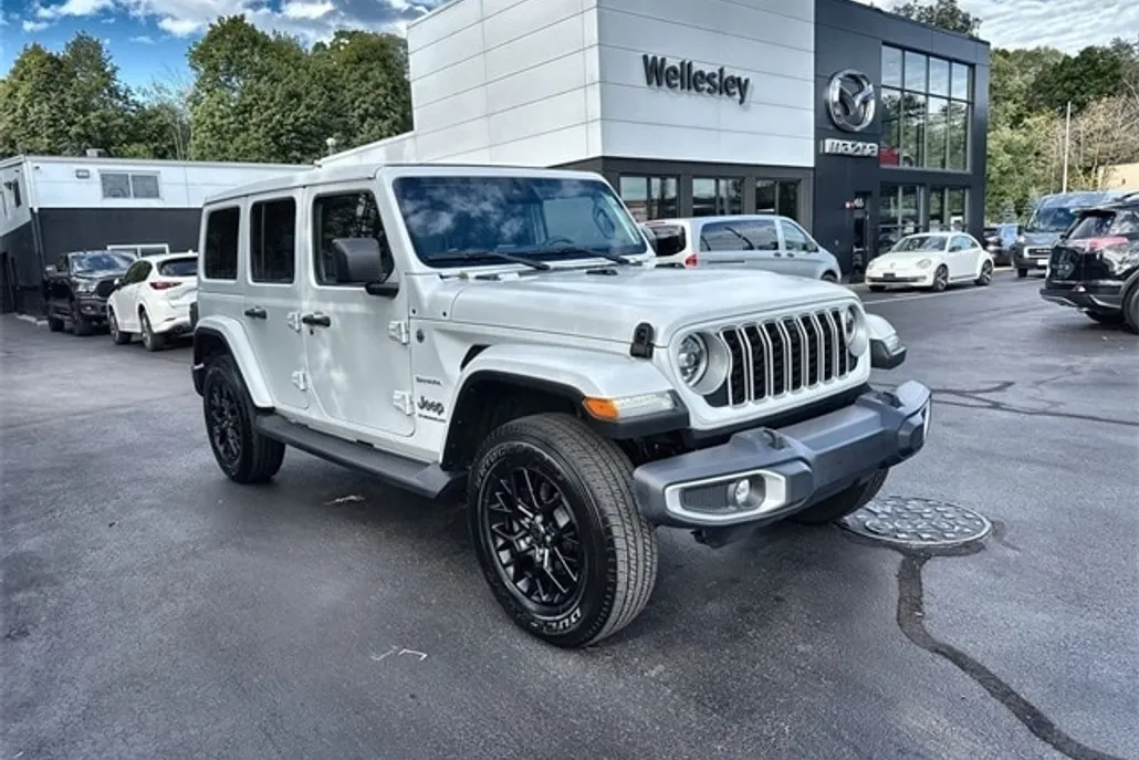 2024 Jeep Wrangler Sahara photo 1