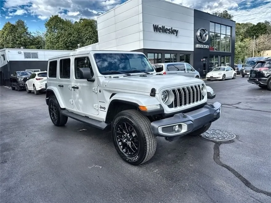 2024 Jeep Wrangler Sahara photo 1