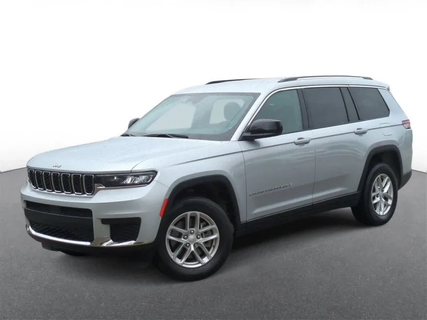2022 Jeep Grand Cherokee Laredo photo 1