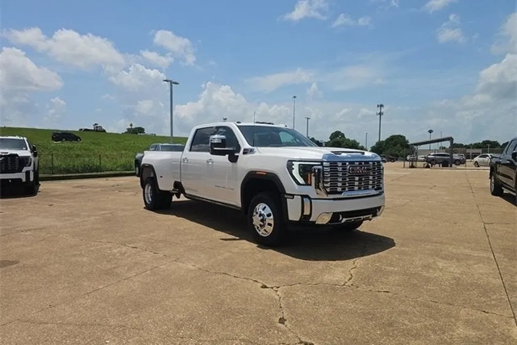 2025 Gmc Sierra 3500 HD Denali photo 1