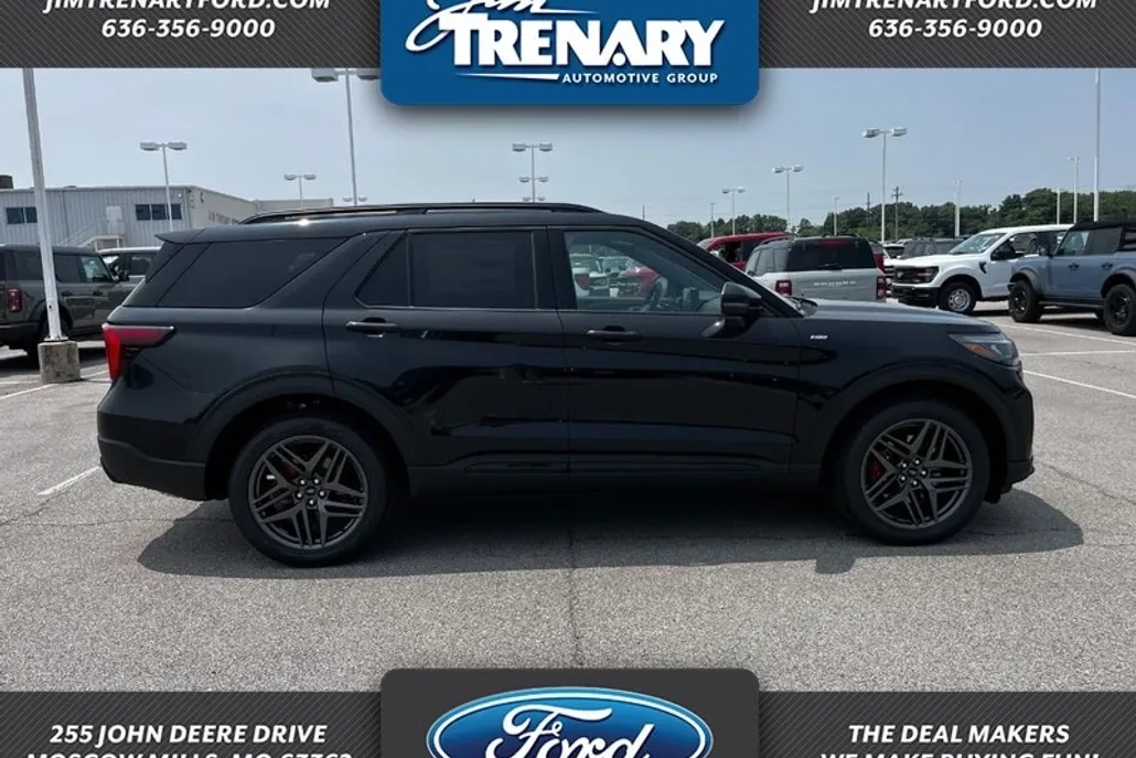 2025 Ford Explorer ST-Line photo 1