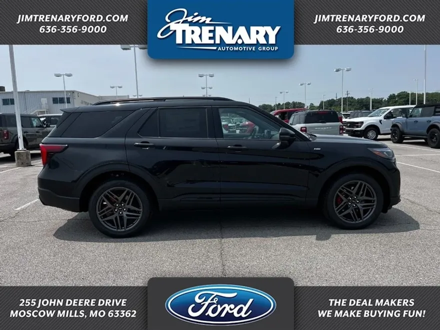 2025 Ford Explorer ST-Line photo 1