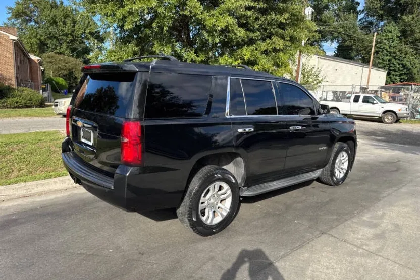 2017 Chevrolet Tahoe LS photo 1