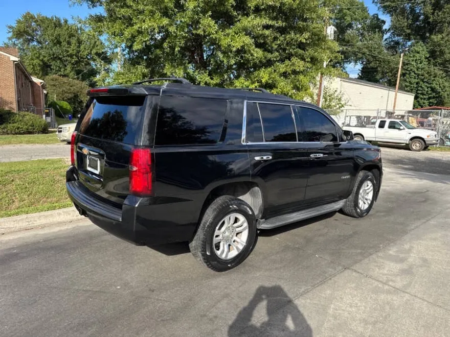 2017 Chevrolet Tahoe LS photo 1
