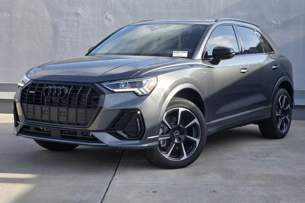 2025 Audi Q3 45 TFSI S line Premium Plus photo 1