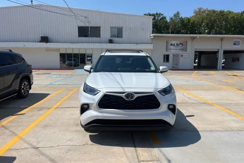 2025 Toyota Highlander Hybrid XLE photo 1