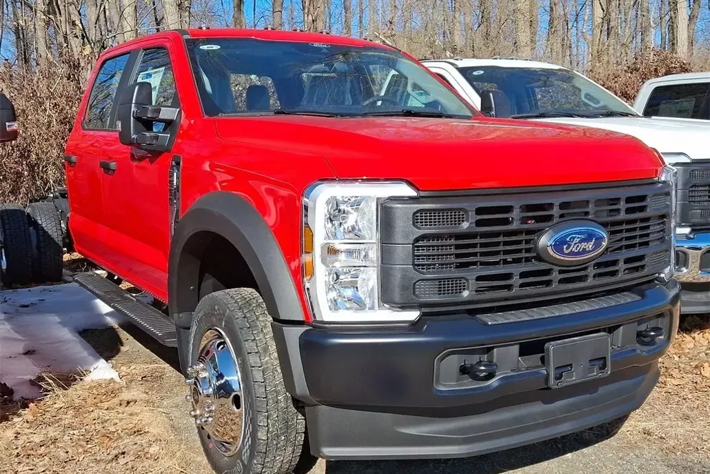 2024 Ford F-550 photo 1