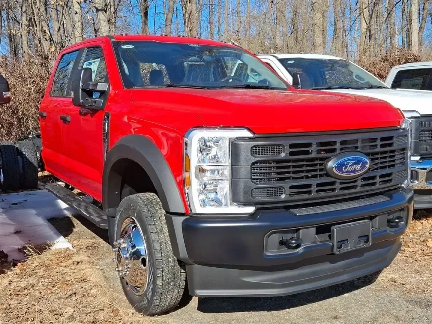 2024 Ford F-550 photo 1