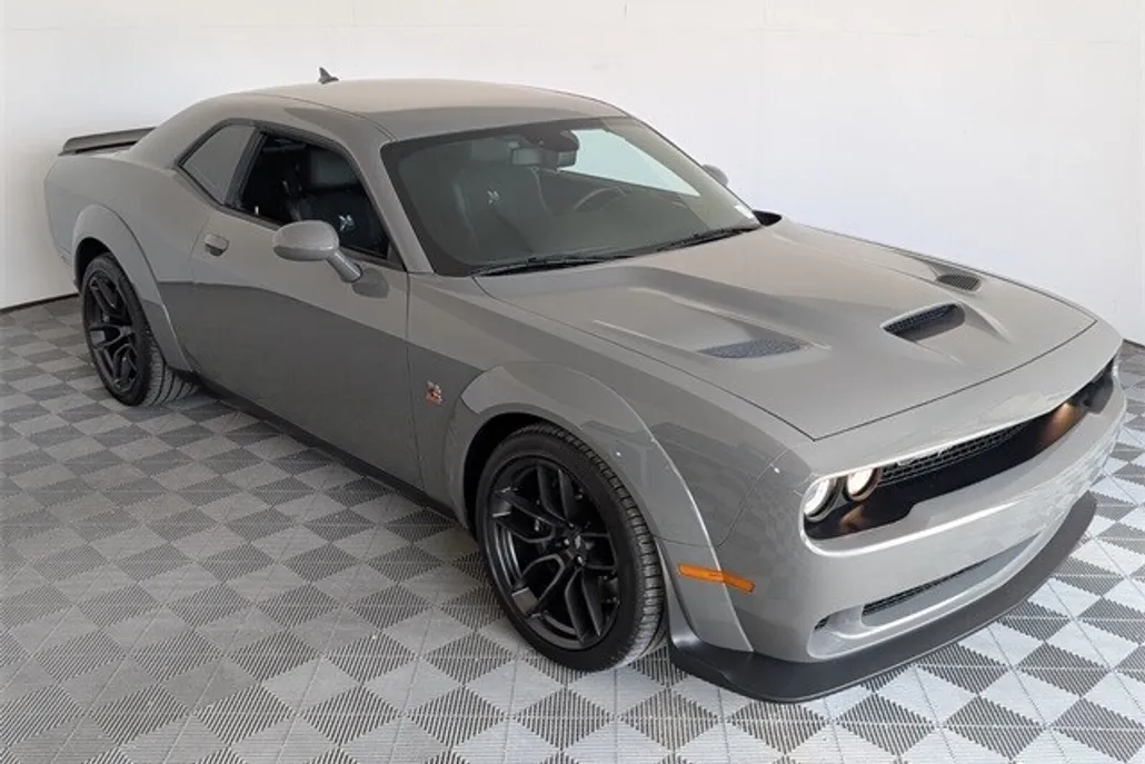 2023 Dodge Challenger R/T Scat Pack Widebody photo 1