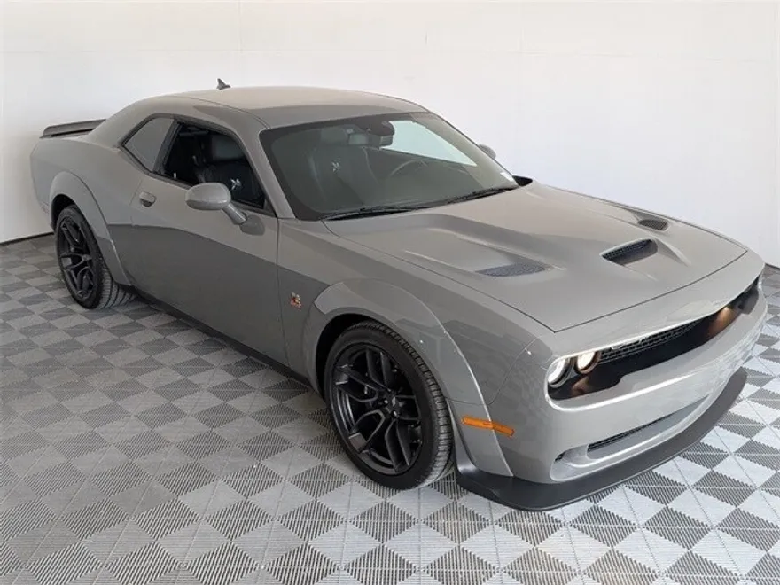 2023 Dodge Challenger R/T Scat Pack Widebody photo 1