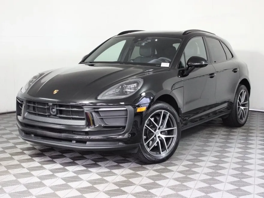 2025 Porsche Macan Base photo 1