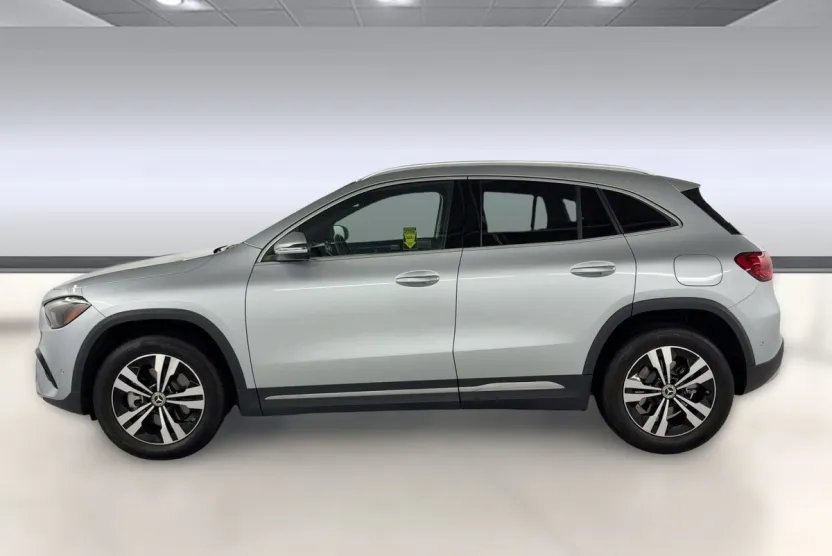 2025 Mercedes Benz GLA 250 photo 1