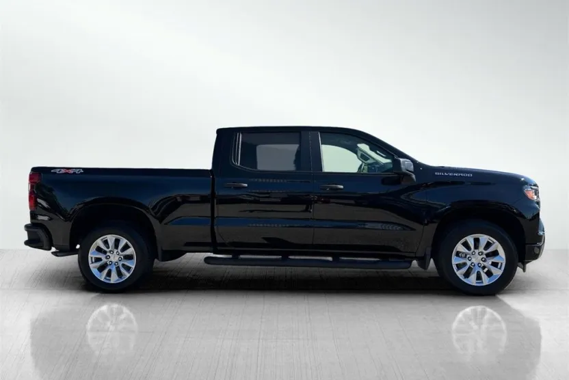 2026 Chevrolet Silverado 1500 Custom photo 1