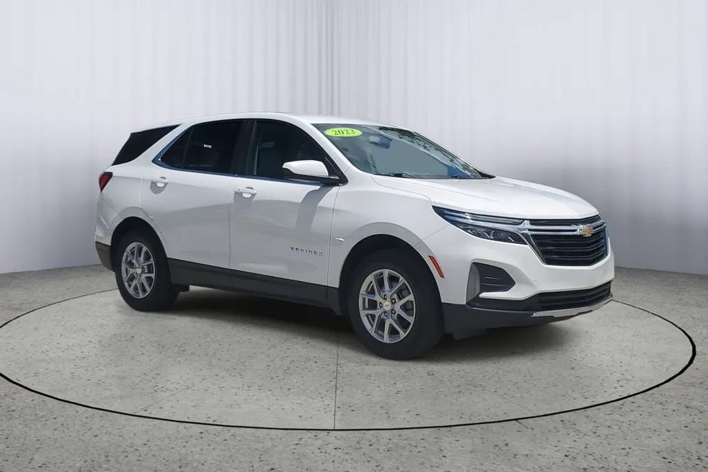 2023 Chevrolet Equinox LT photo 1
