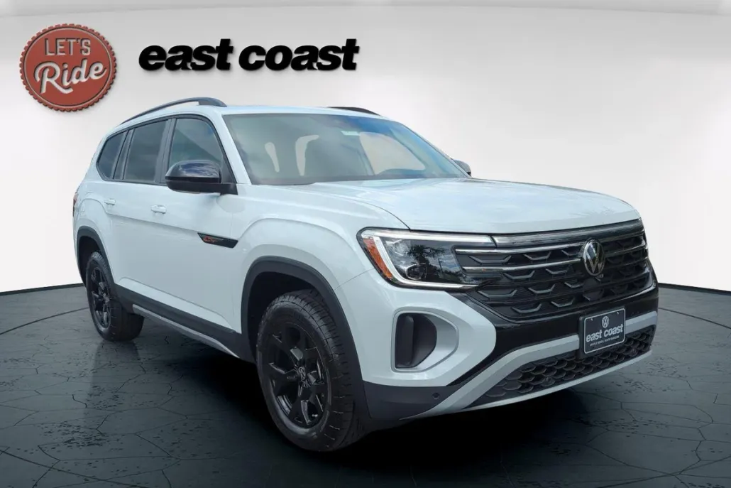 2025 Volkswagen Atlas Peak Edition SE photo 1
