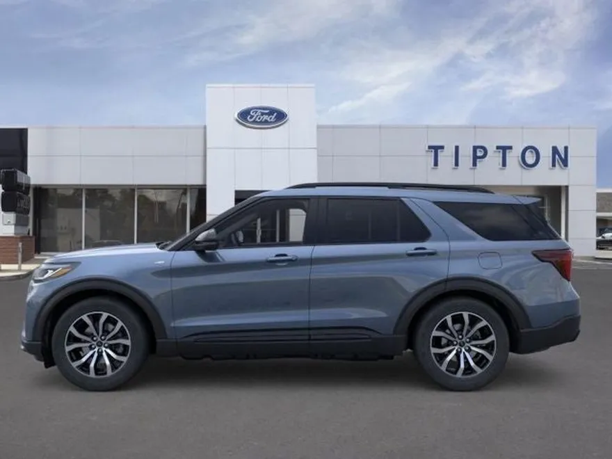 2025 Ford Explorer ST-Line photo 1