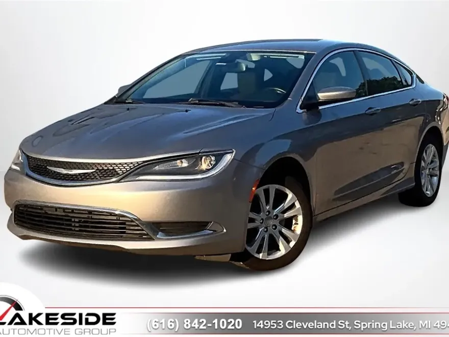 2015 Chrysler 200 Limited photo 1