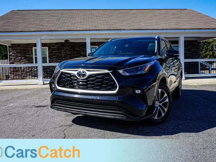 2022 Toyota Highlander XLE photo 1
