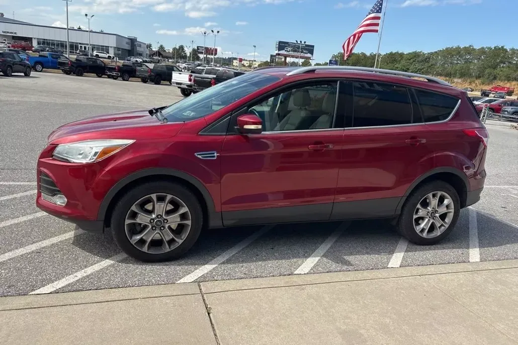2014 Ford Escape Titanium photo 1