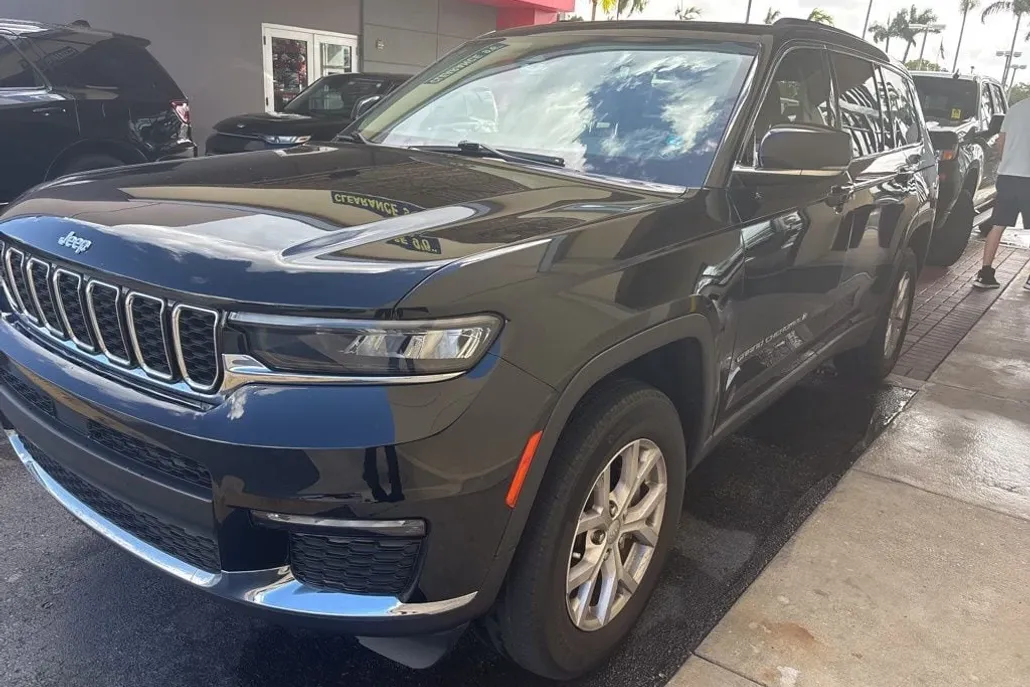 2022 Jeep Grand Cherokee L photo 1