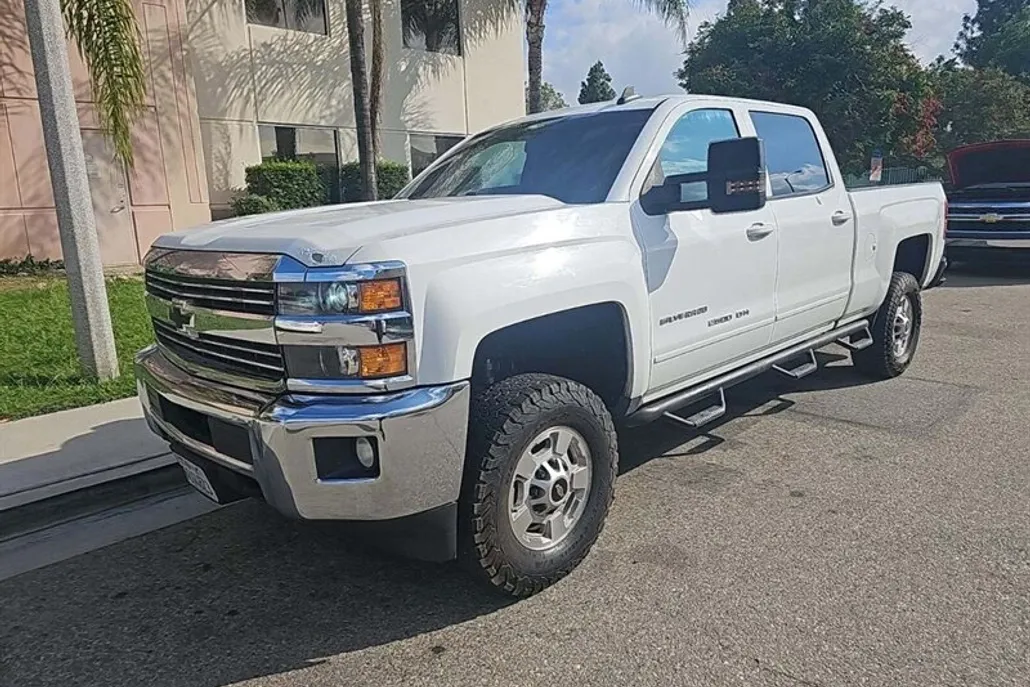 2015 Chevrolet Silverado 2500HD LT photo 1