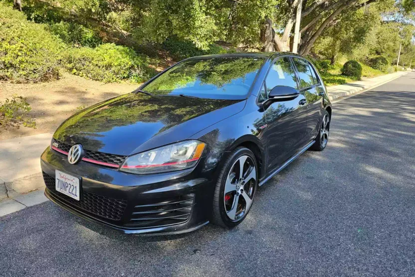 2016 Volkswagen Golf GTI Base SE Autobahn photo 1
