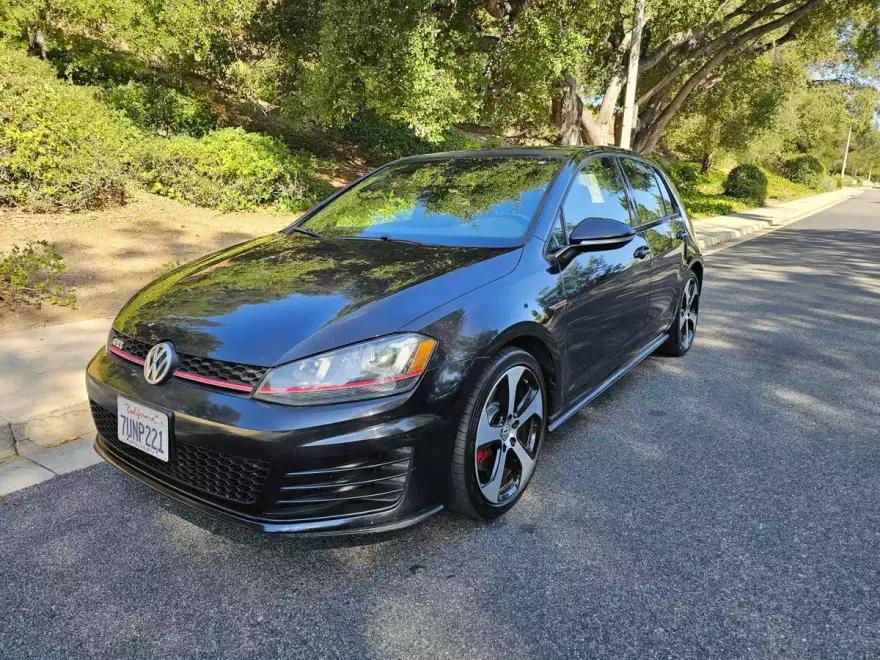 2016 Volkswagen Golf GTI Base SE Autobahn photo 1