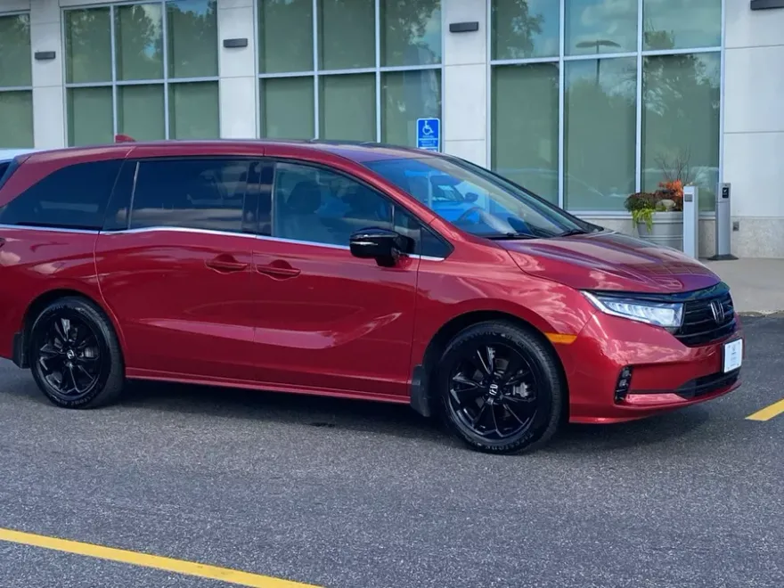 2023 Honda Odyssey Sport photo 1