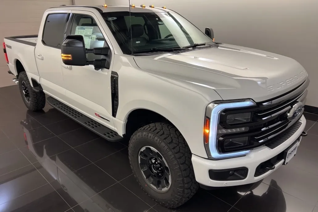 2026 Ford F-250 Platinum photo 1