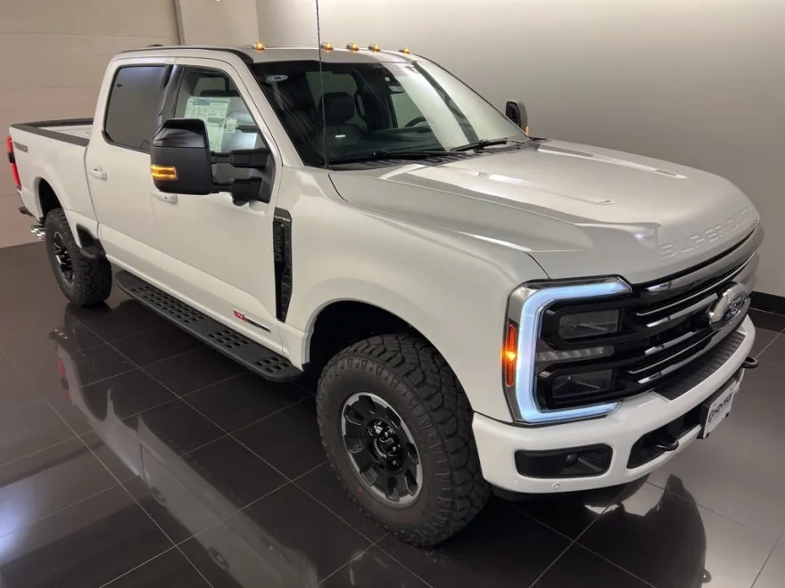2026 Ford F-250 Platinum photo 1