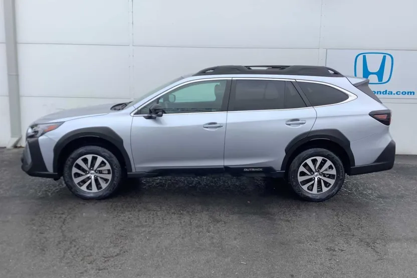 2024 Subaru Outback Premium photo 1