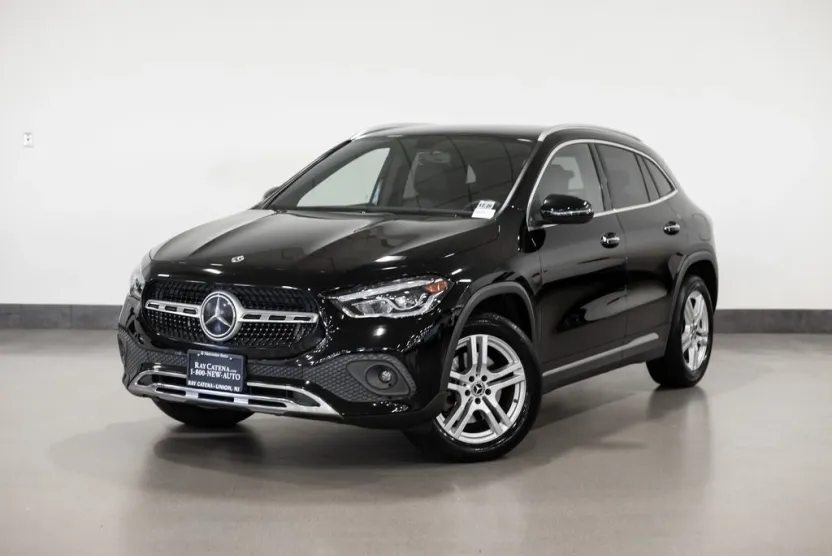 2022 Mercedes Benz GLA 250 4MATIC photo 1